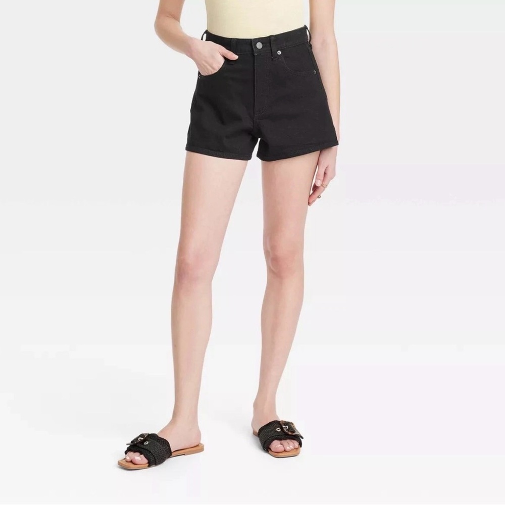 NWT Universal Threads 14 Black High Rise 90’s Cutoff Shorts No Fade 2.5 inseam